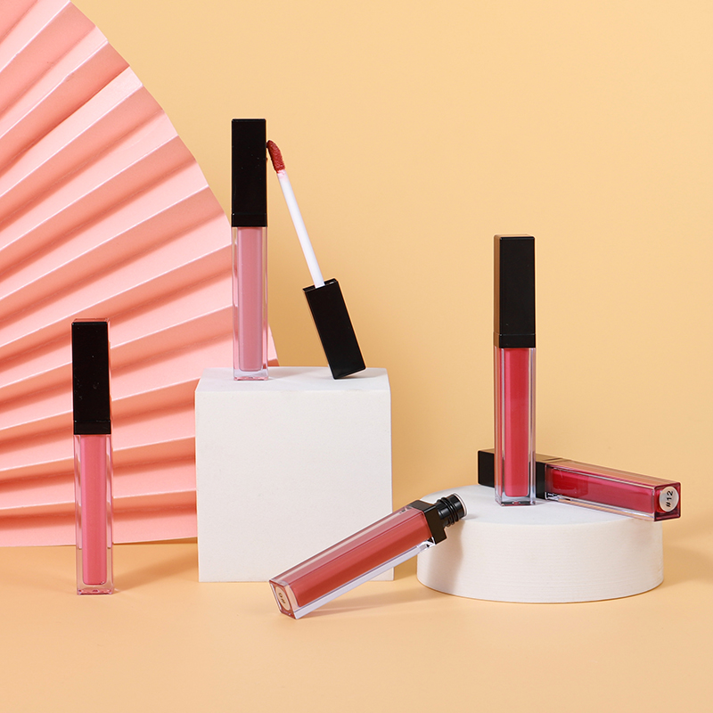 18 COLORS CUSTOM LIPGLOSS, YOUR STYLE