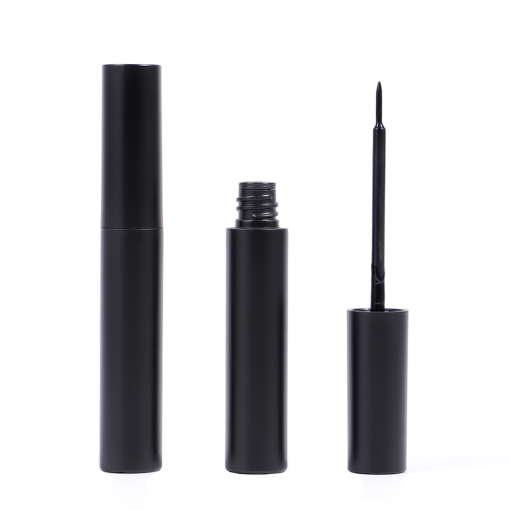 MATTE LIQUID EYELINER WITH FELT BRUSH TIP
